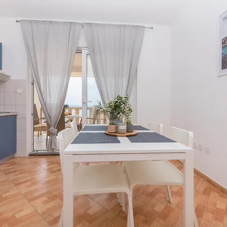Marina Sea&city View Apartman