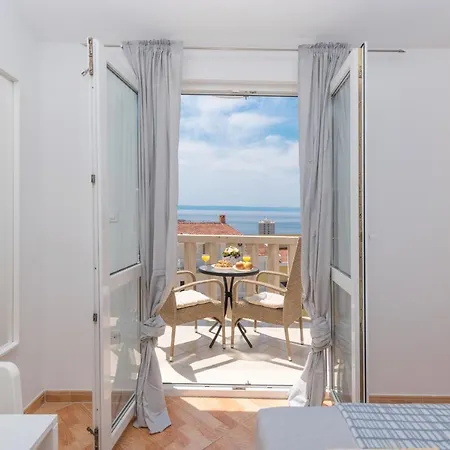 Marina Sea&city View Апартаменти *