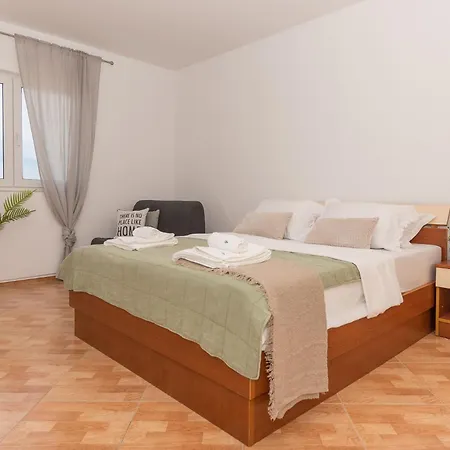 Marina Sea&city View Макарська