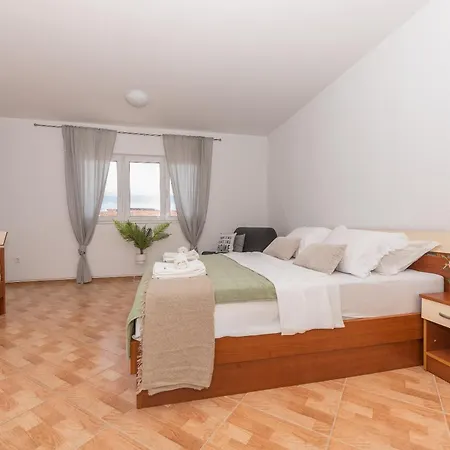 Апартаменти Marina Sea&city View