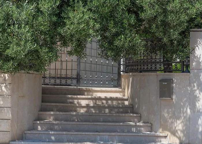 Marina Sea&city View * Макарська