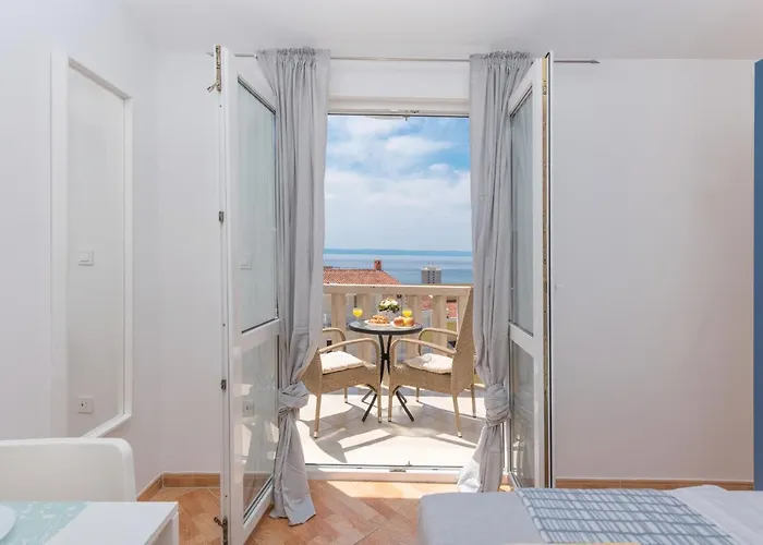 Marina Sea&city View Апартаменти *