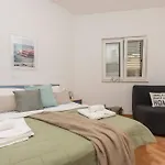 Апартаменти Marina Sea&city View *