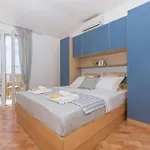 Marina Sea&city View Апартаменти *