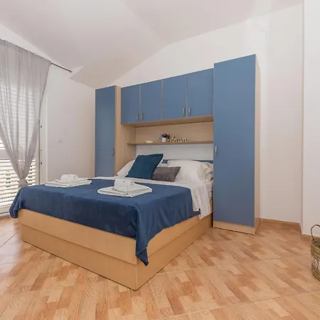 Апартаменты Marina Sea&city View Макарска