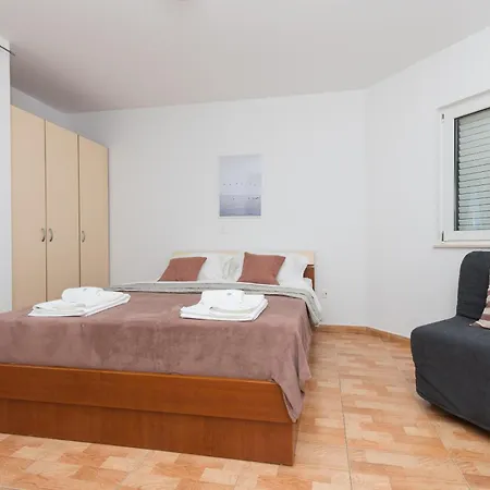 Marina Sea&city View * מאקרסקה