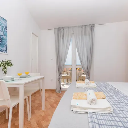 Апартаменты Marina Sea&city View Макарска